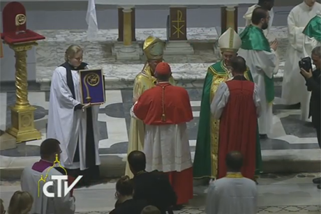 CTV-Iarccum -sending -out -2016-Pope -Francis -Archbishop -Welby -Crozier -St -Gregory