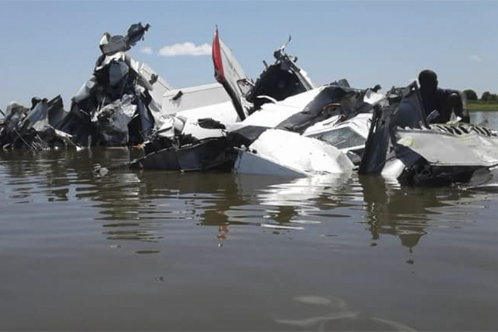 FB-Juba -Airport _Wreckage -Yirol -plane -crash -180909_700x 467