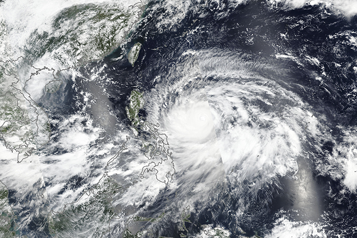 Lauren -Dauphin -NASA-Earth -Observatory _Typhoon -Mangkhut -Philippines _700x 467