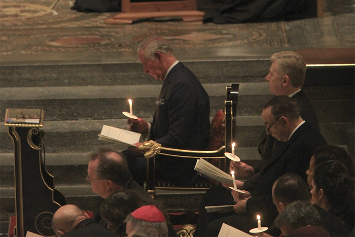 https://www.anglicannews.org/media/1816595/wabbey-andrew-dunsmore_prince-of-wales-candle-service-middle-east-181204_700x467.jpg