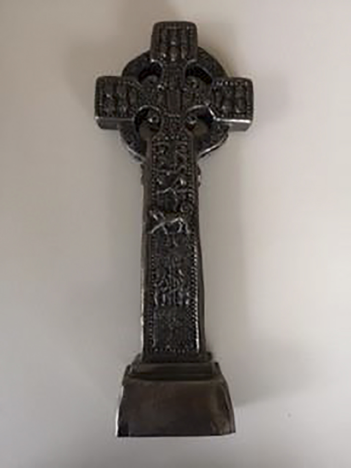 An -Garda -Síochána _Celtic -cross -stolen -Church -of -Ireland -Greencastle _700x 933